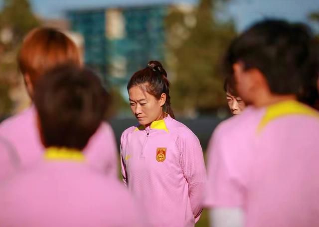 操女生视频
